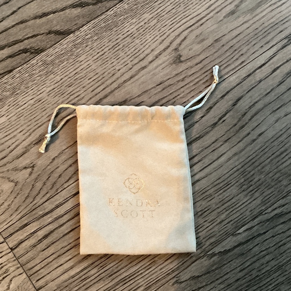 Kendra Scott Cream Jewelry Pouch